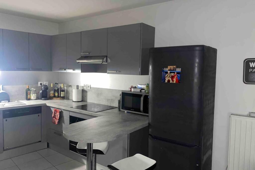 Meyzieu : Superbe Appartement Tres Cosy. Exterior photo
