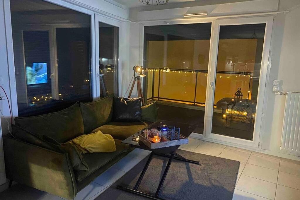 Meyzieu : Superbe Appartement Tres Cosy. Exterior photo